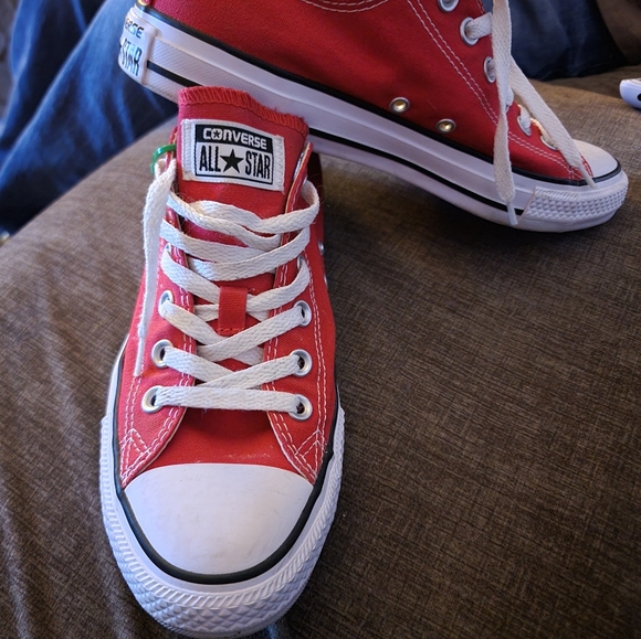 Converse Red All Star Sneakers 7.5 - Picture 3 of 5